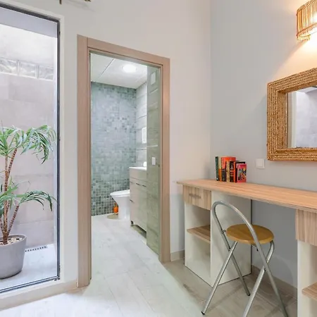 Ocean Chic Apartment